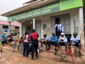 Treffpunt der Life Cyclers Uganda bei Maintanence Palace